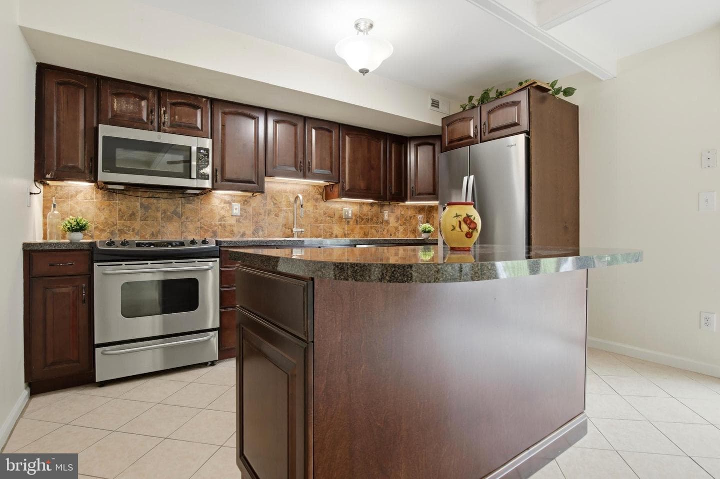 1023 Burnley Court photo 7