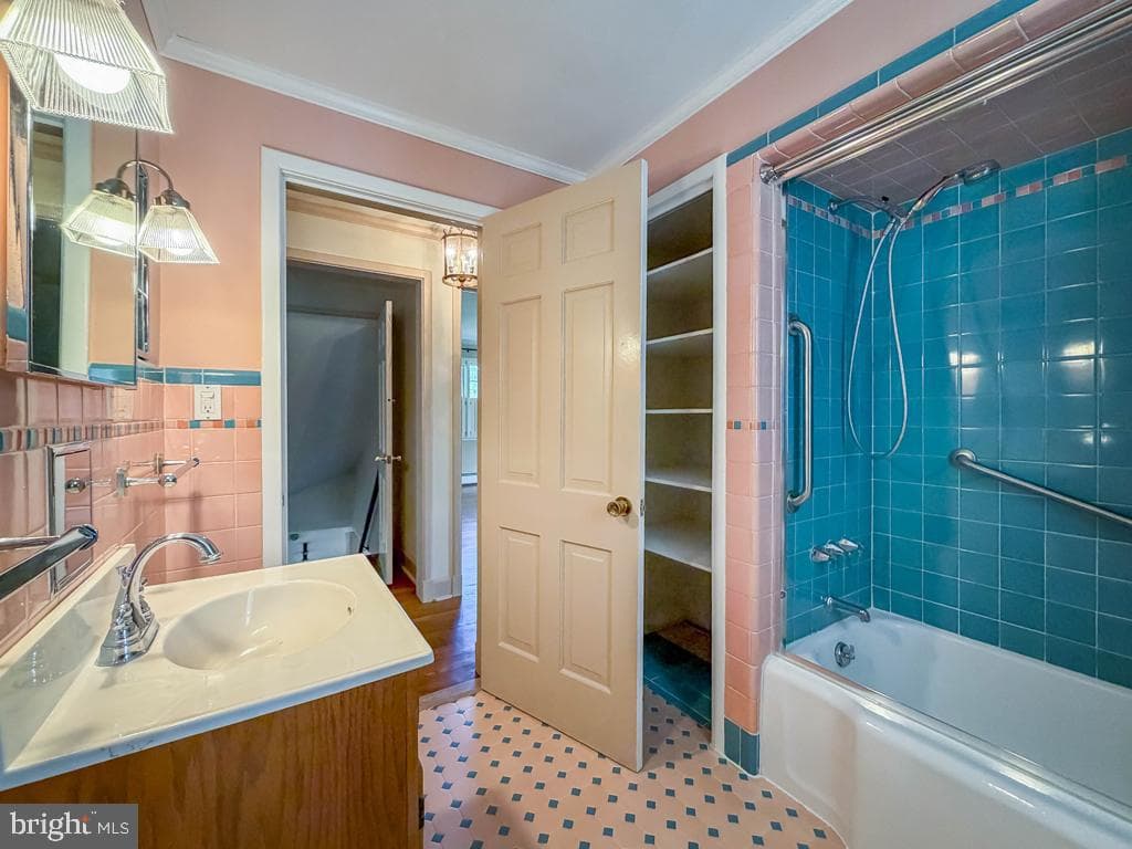 5 Saint James Place photo 27