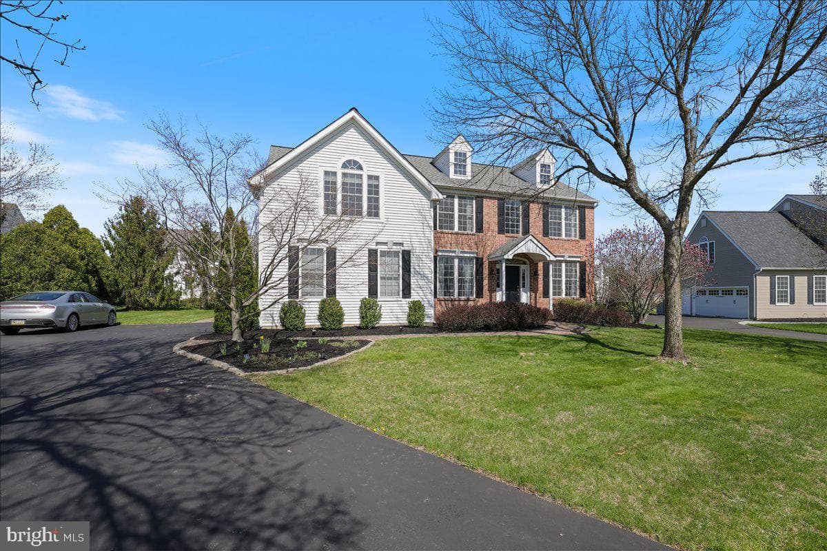 5401 Windtree Drive photo 3