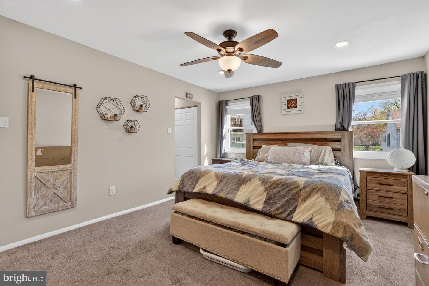 329 Canterbury Court photo 19