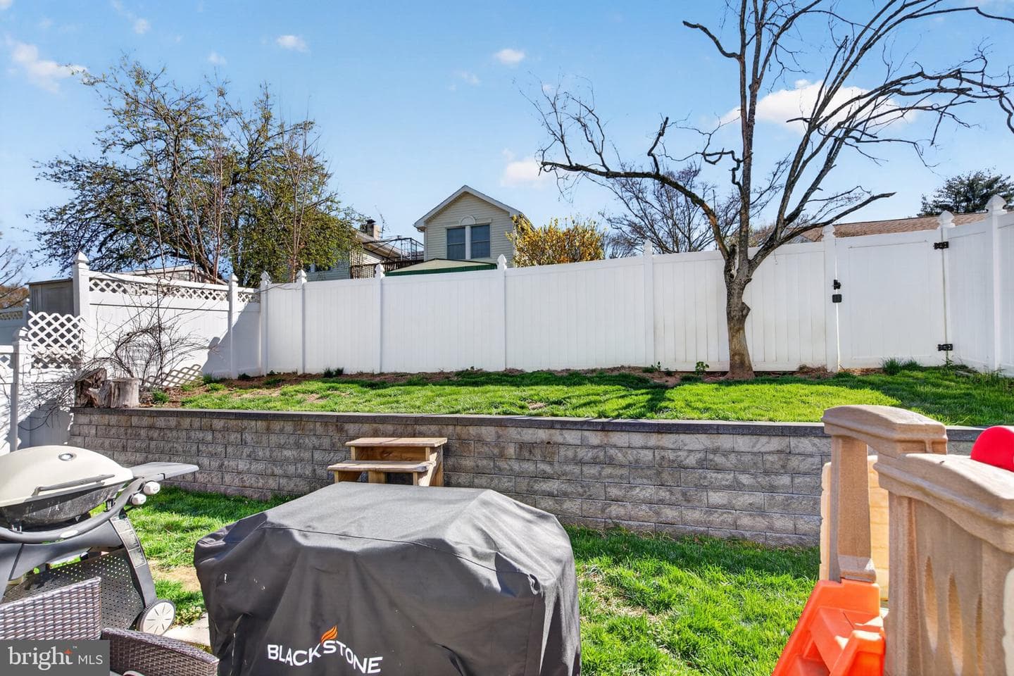 329 Canterbury Court photo 26