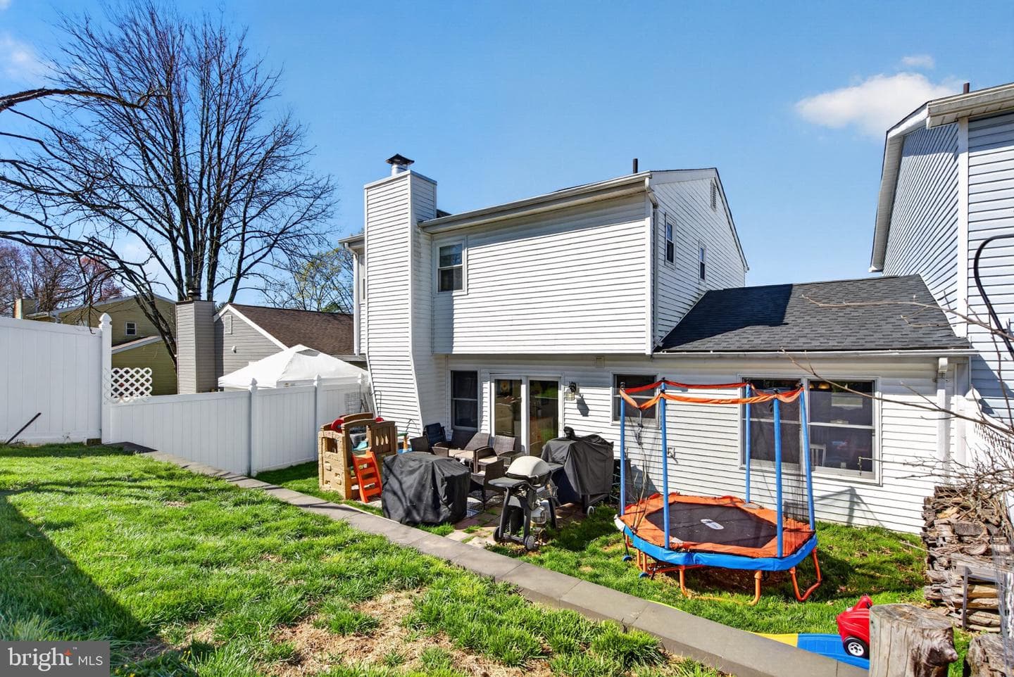 329 Canterbury Court photo 27