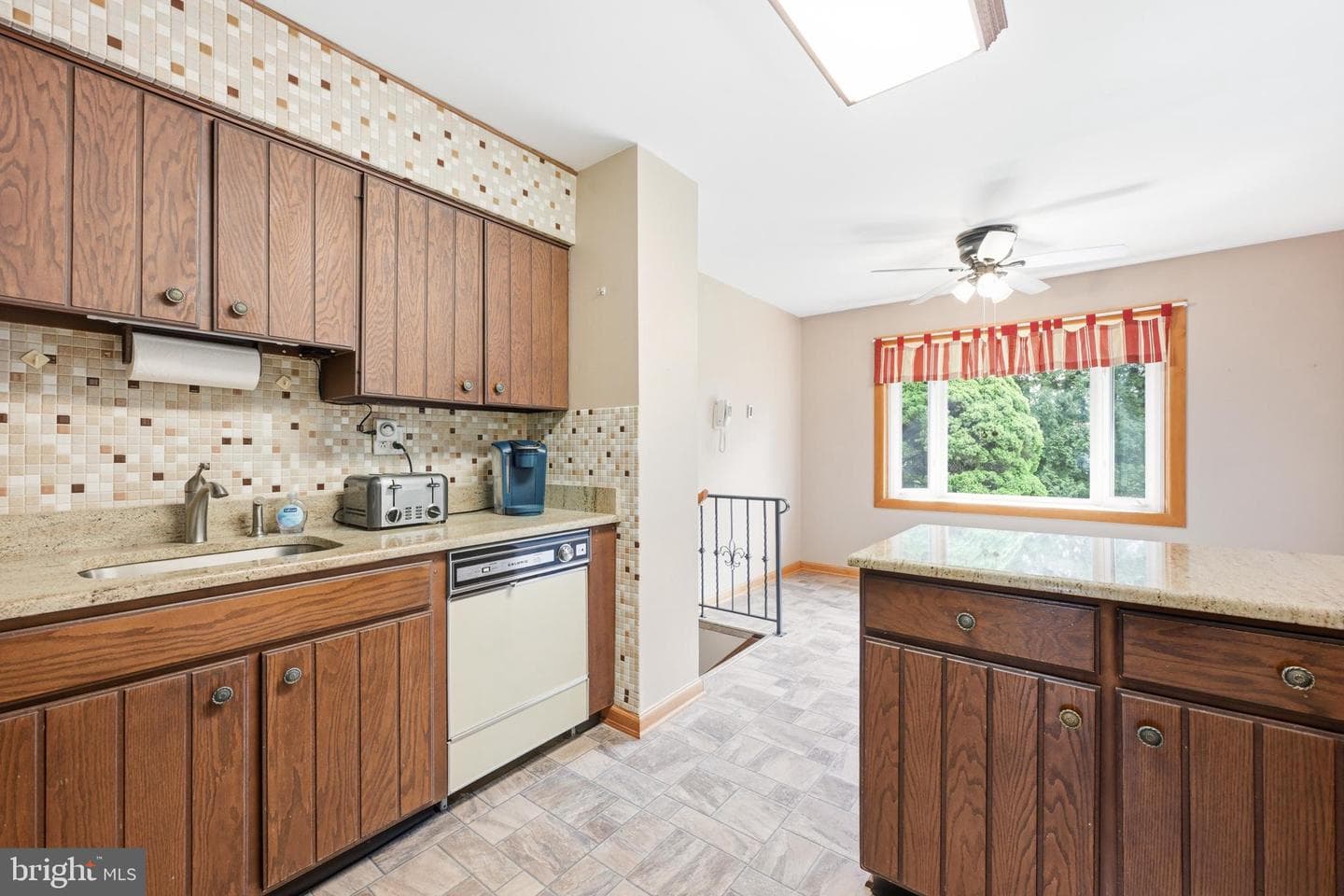 1708 Triumphe Way photo 11
