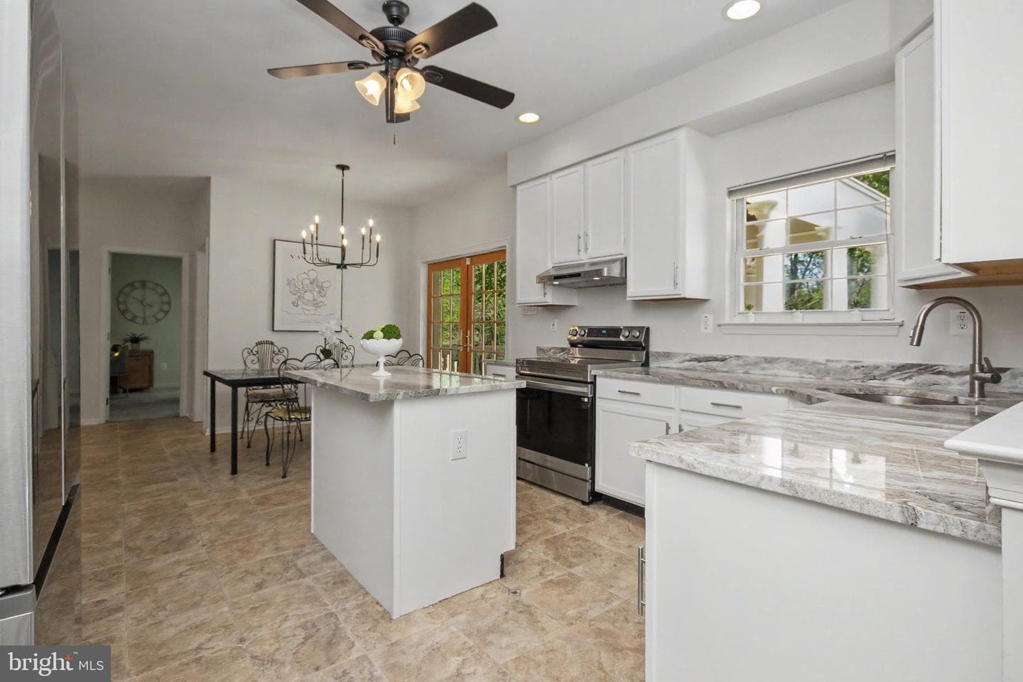 3805 E Brandon Way photo 29