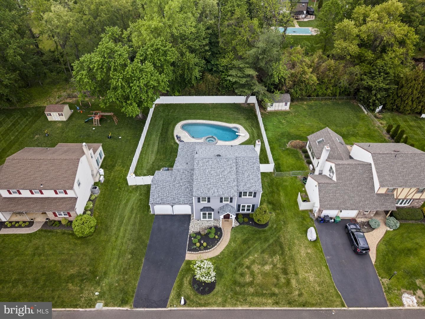 65 Grant Drive photo 4