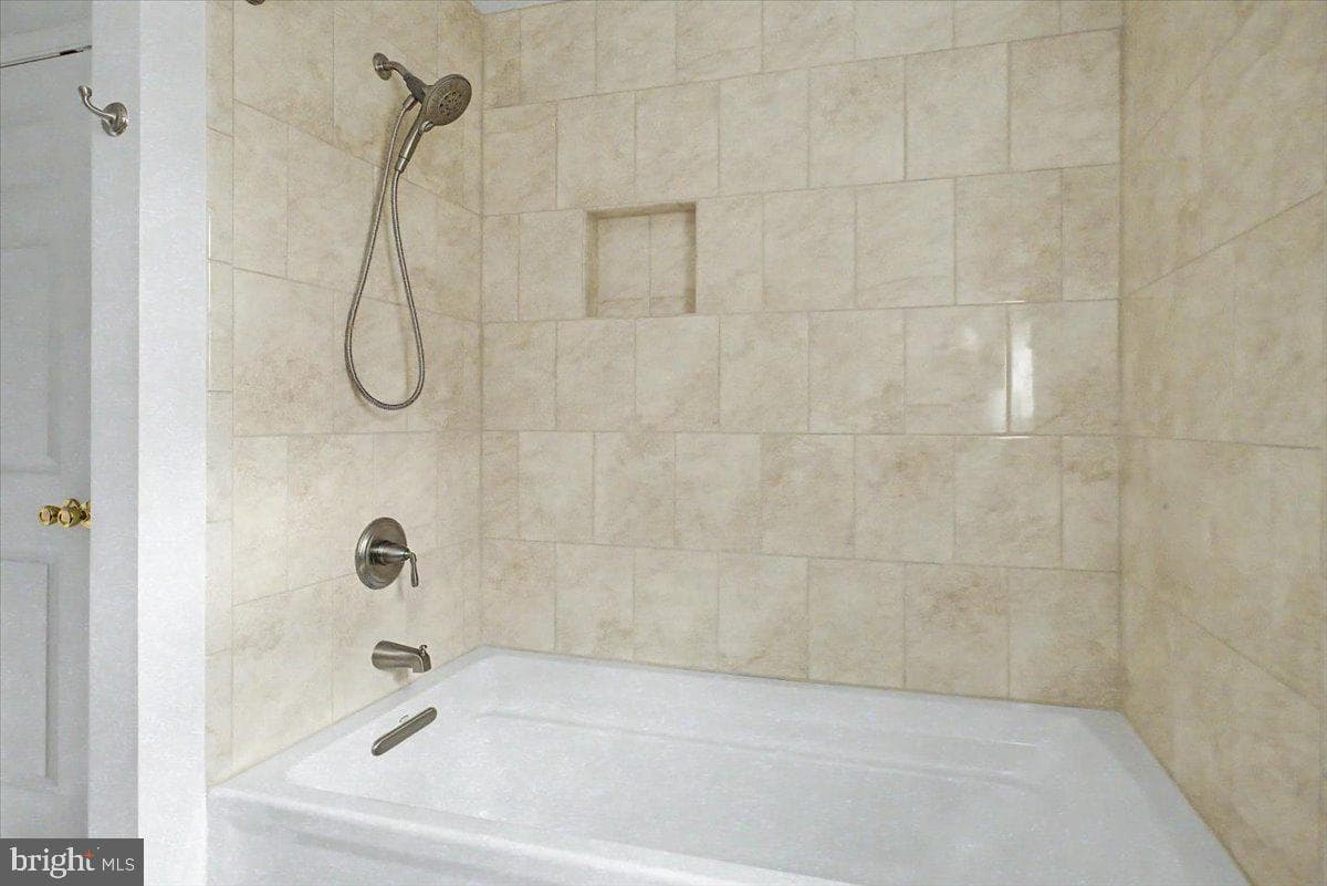 5693 Cottageville photo 45
