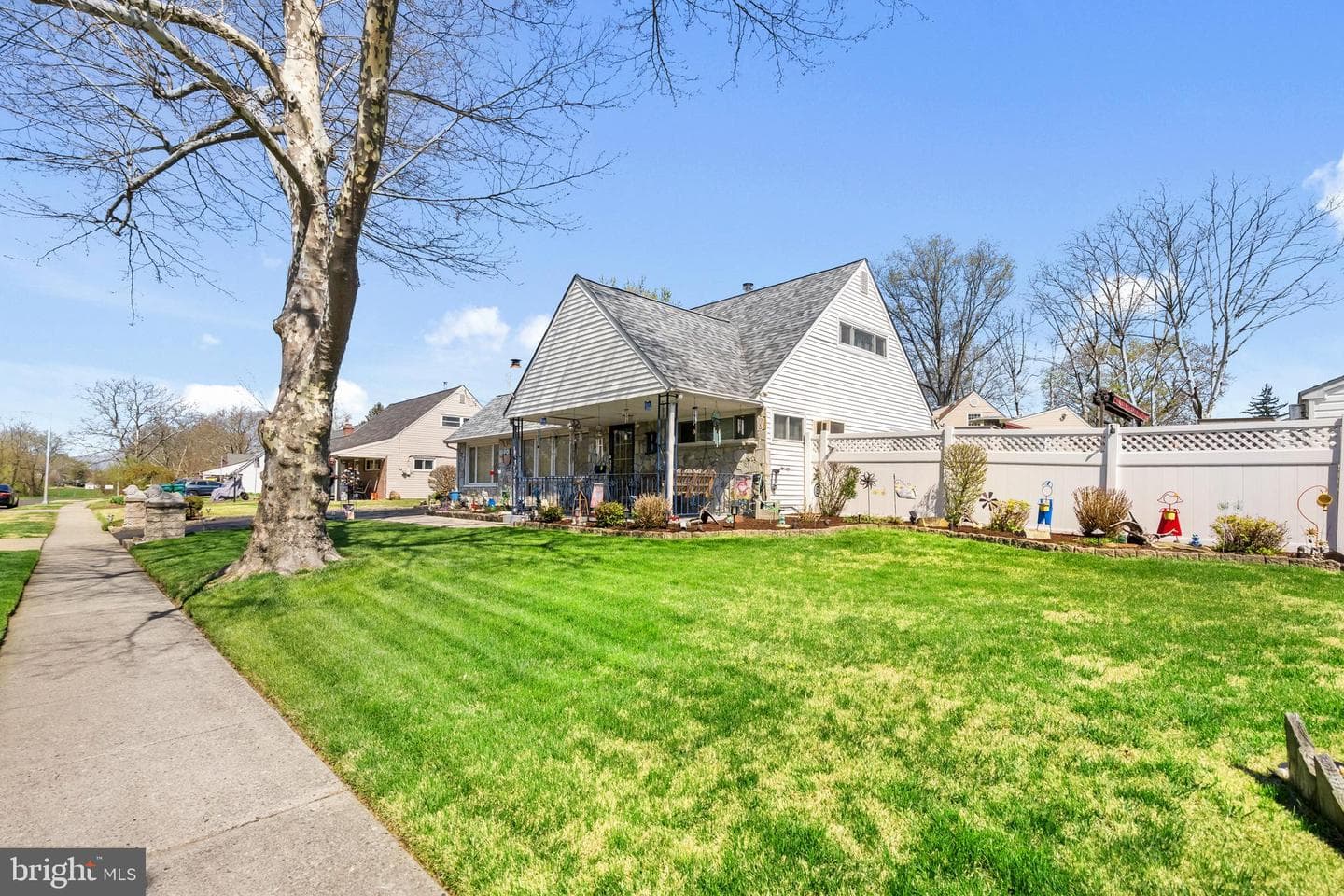 54 Quincy Drive photo 2