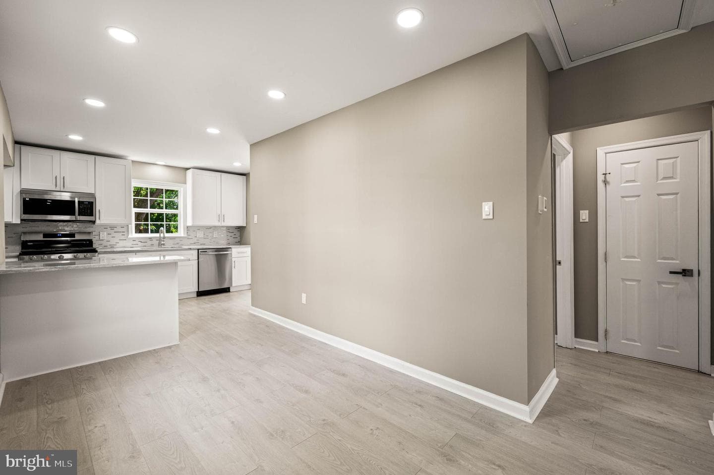 610 Princess Avenue photo 10