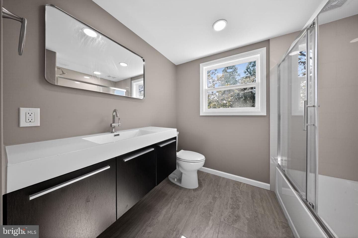 299 Kent Road photo 16