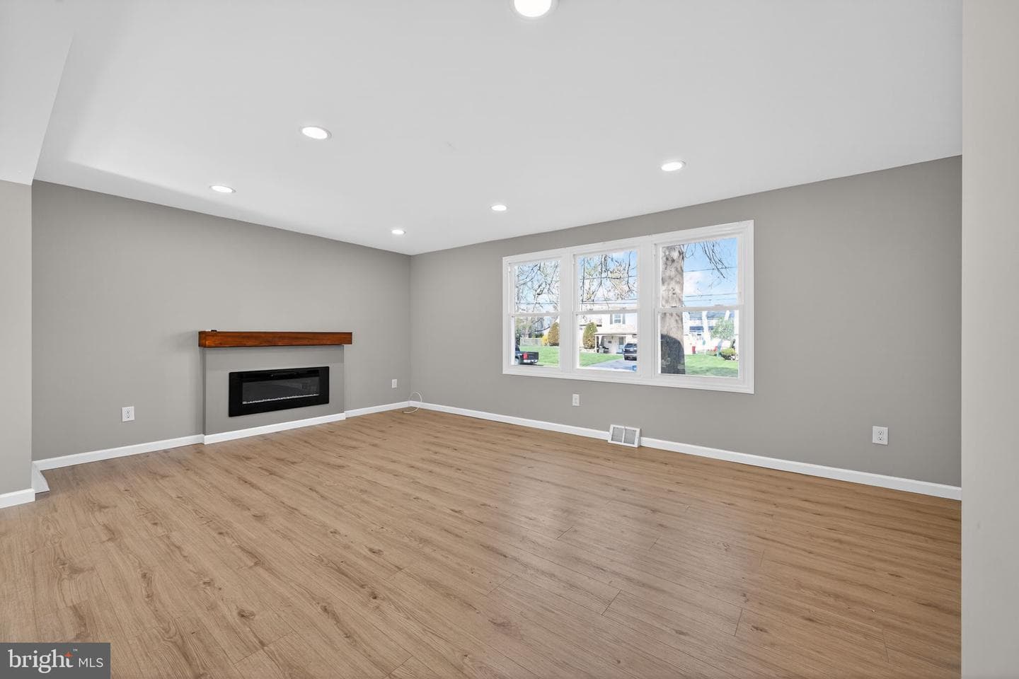 299 Kent Road photo 5