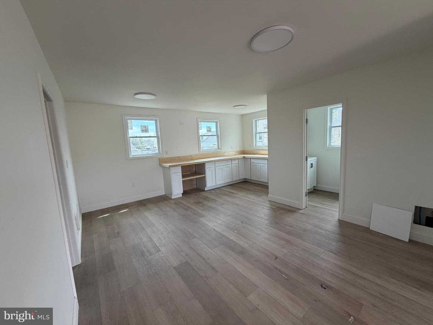 541 Wicker Avenue photo 12