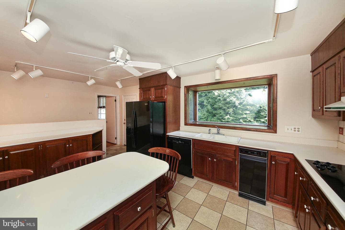 95 Springs Drive photo 9