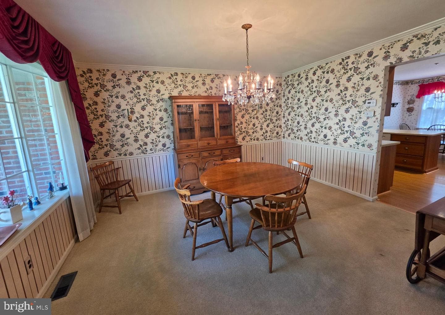 325 Charles Street photo 17