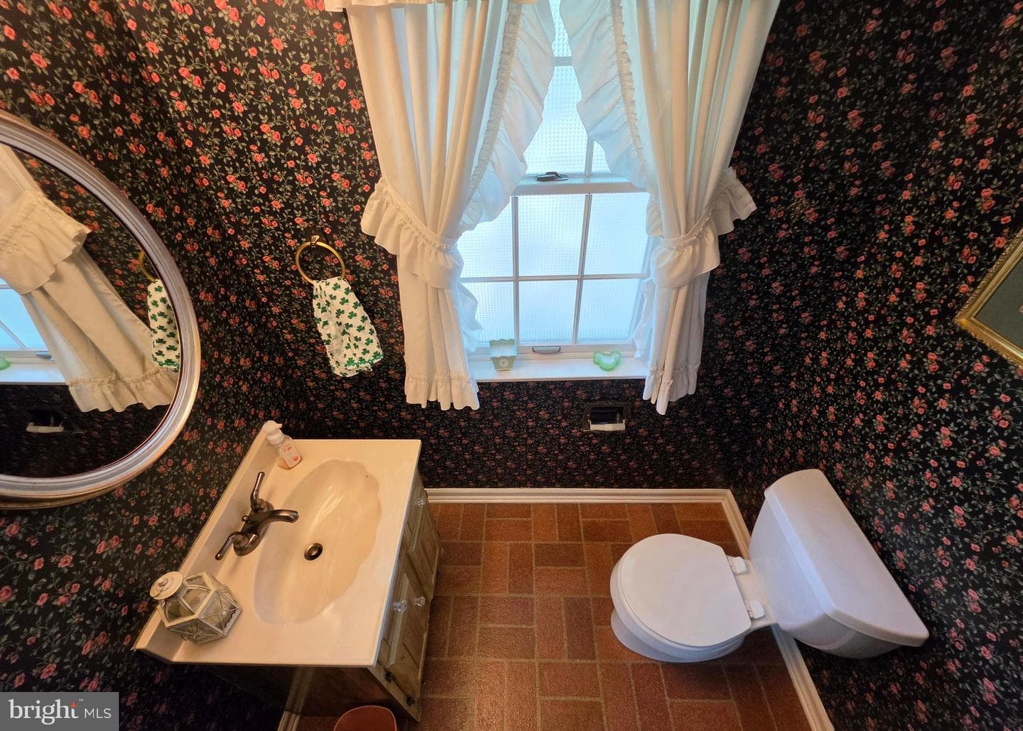 325 Charles Street photo 24