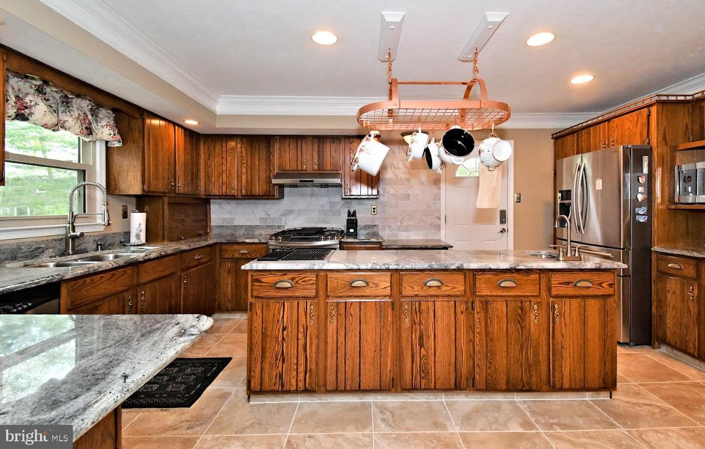 695 Friar Drive photo 16