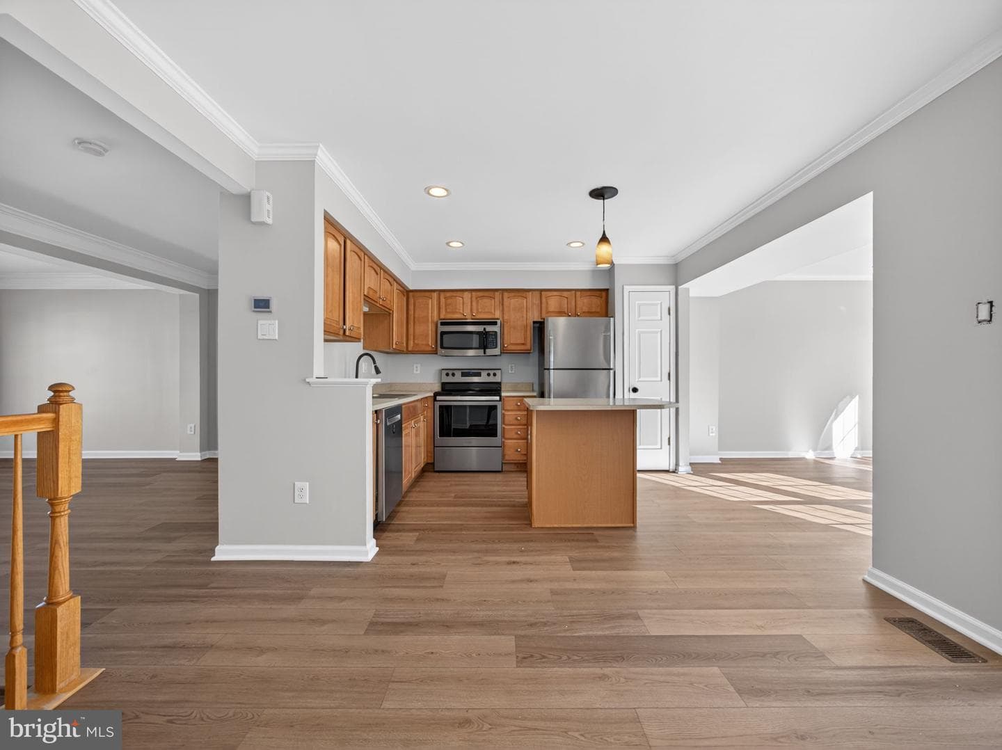 207 Windsor Court photo 18