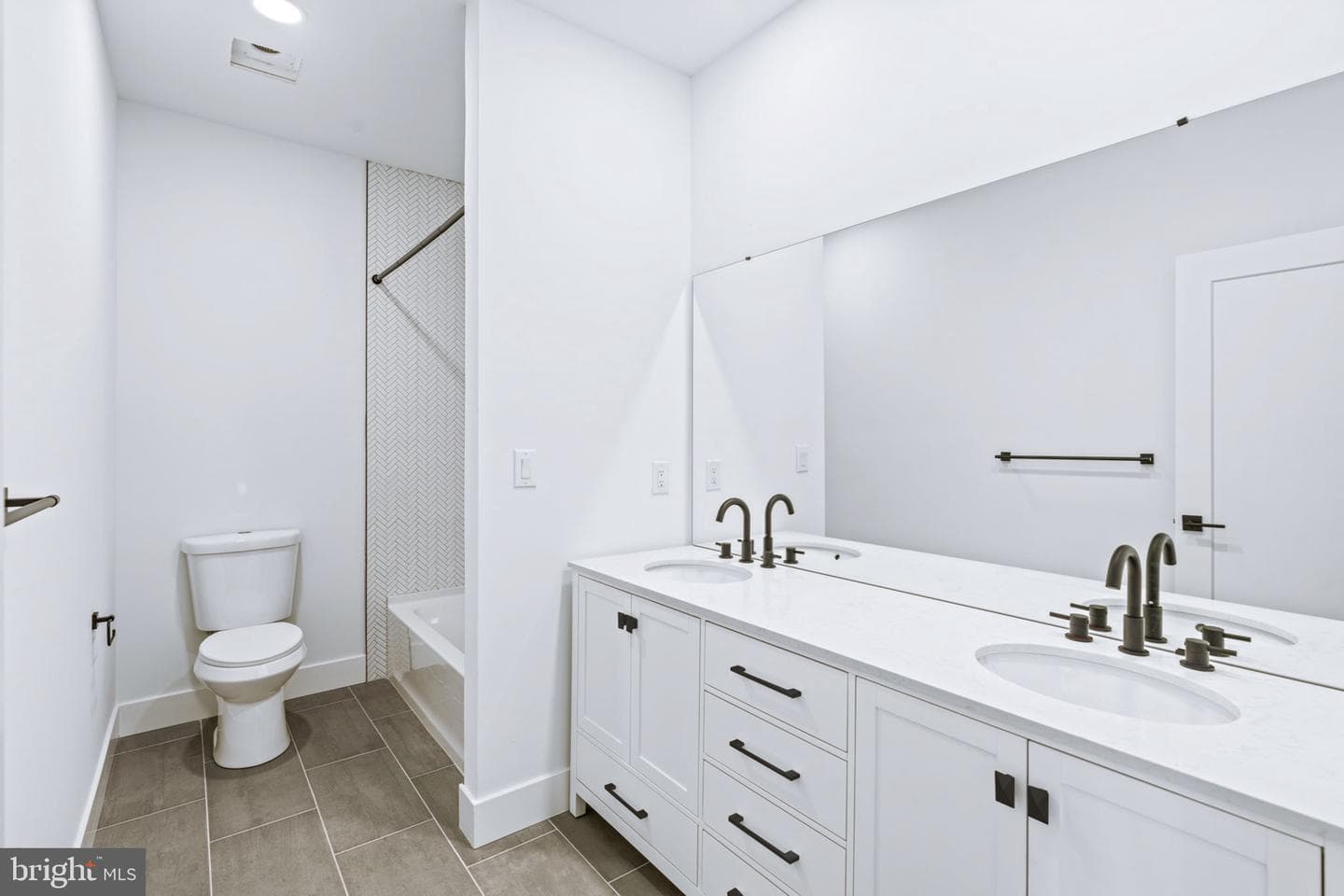 653 Provident Road photo 15
