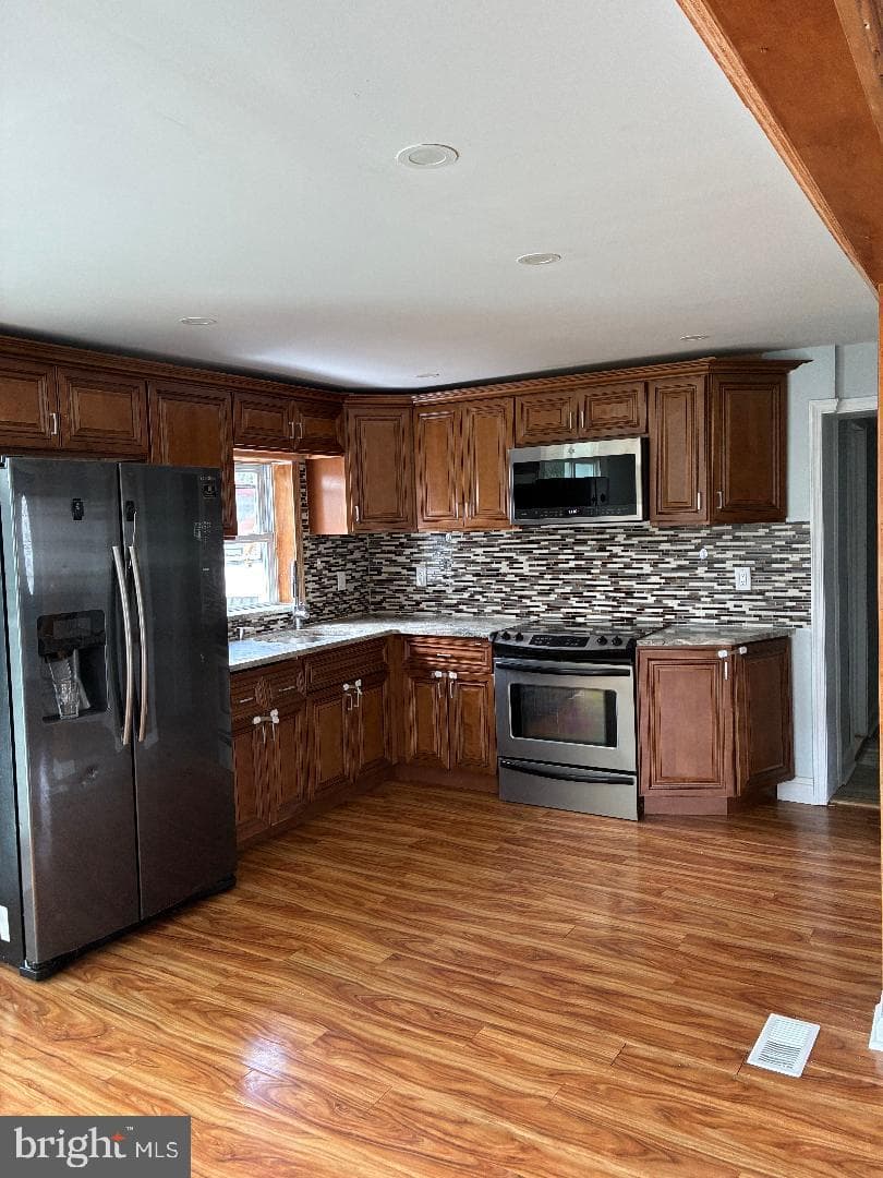 121 Walnut Avenue photo 14