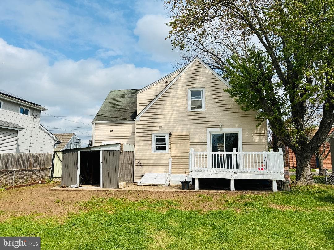121 Walnut Avenue photo 3