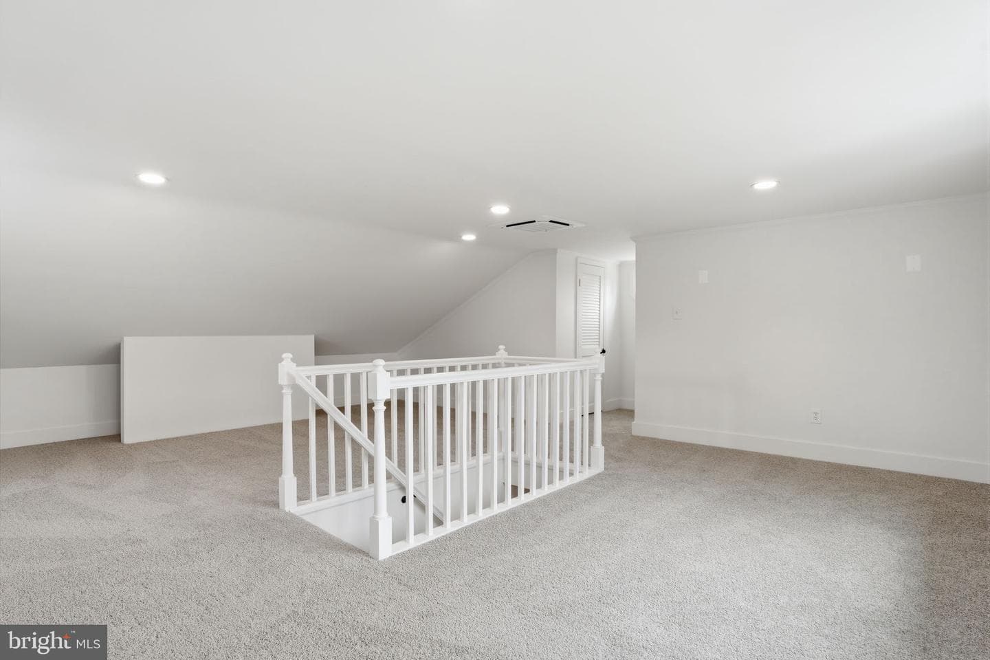 281 S Clearview Avenue photo 20
