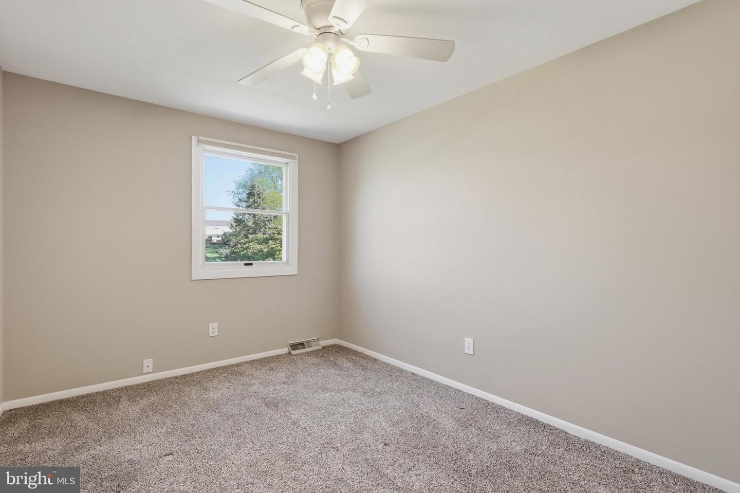 1304 Sturbridge Drive photo 17
