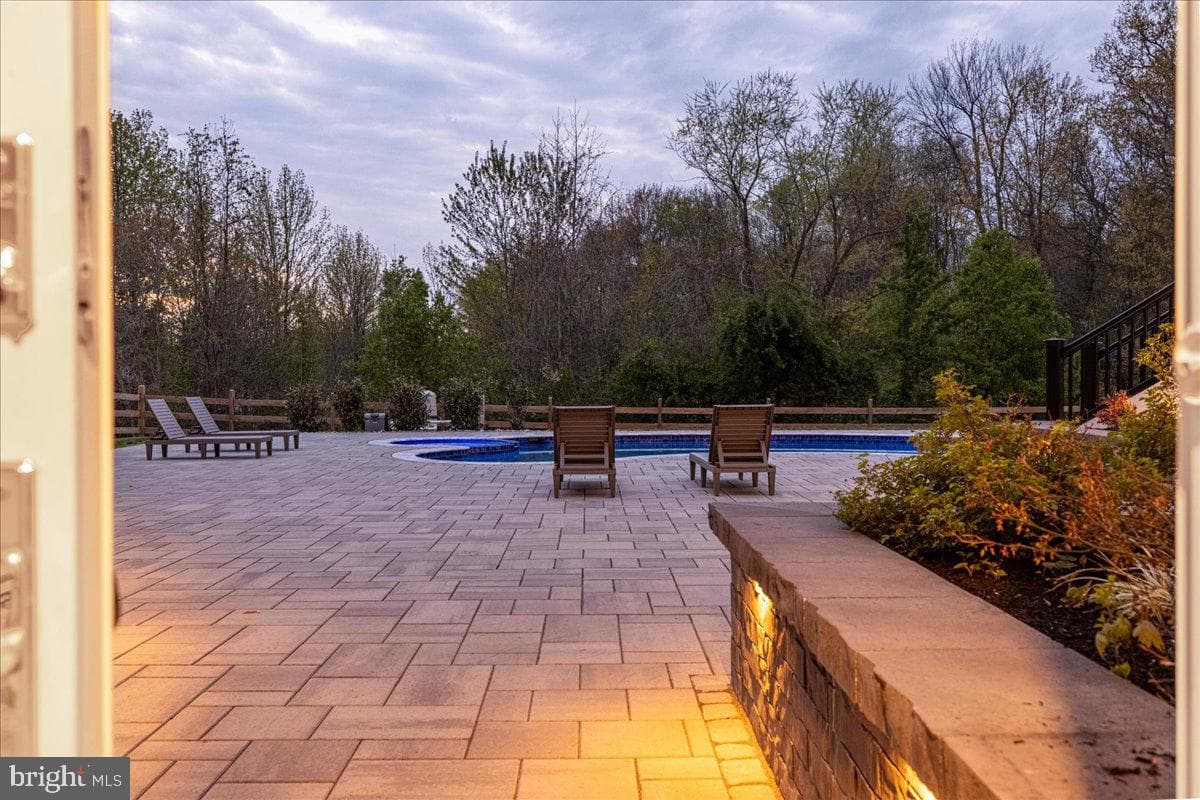 4880 Hunt Field Drive photo 49