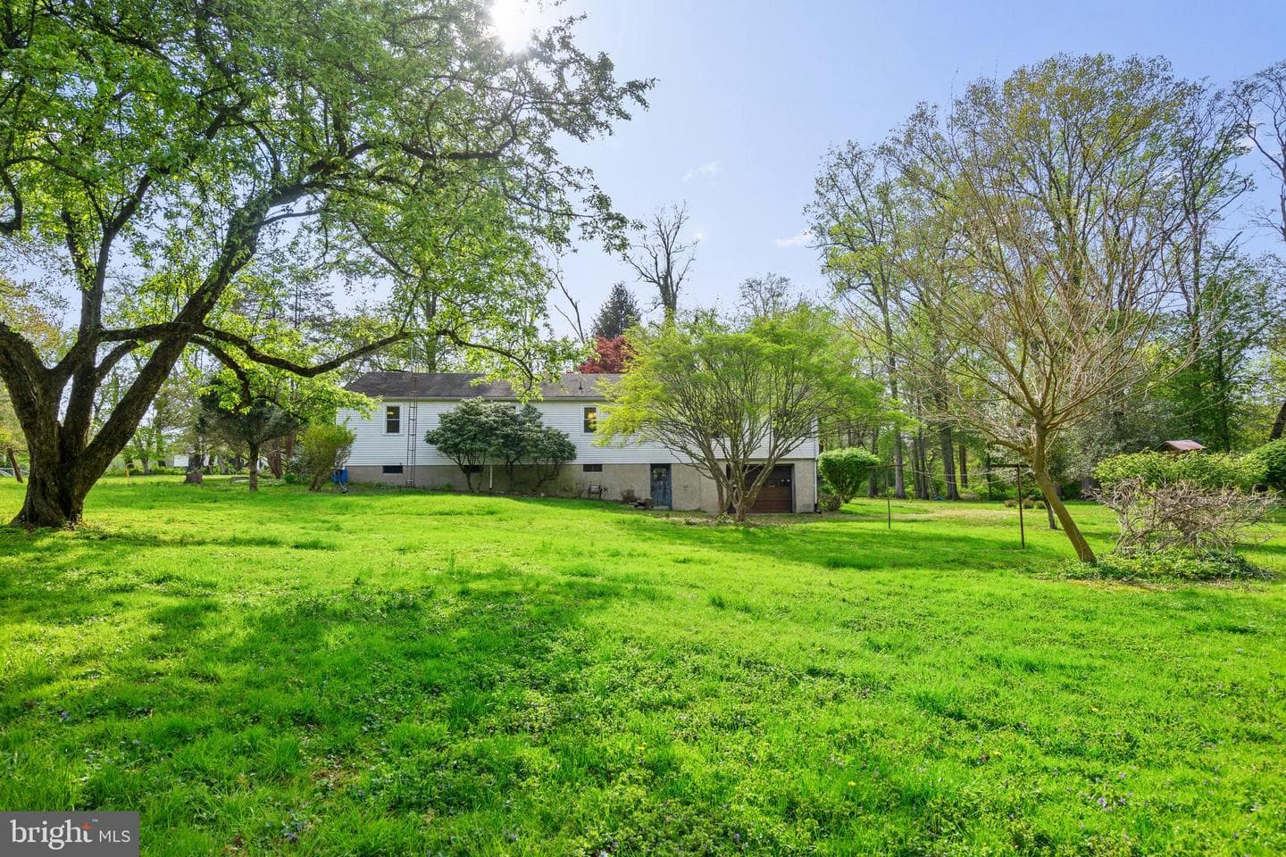 105 Spring Avenue photo 33