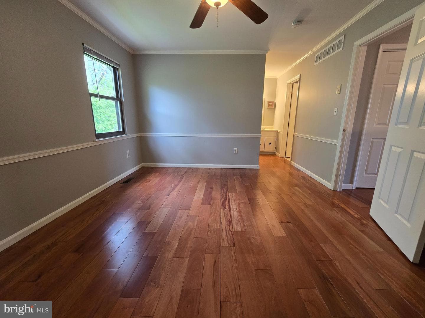 5 E Ridge Mews photo 18