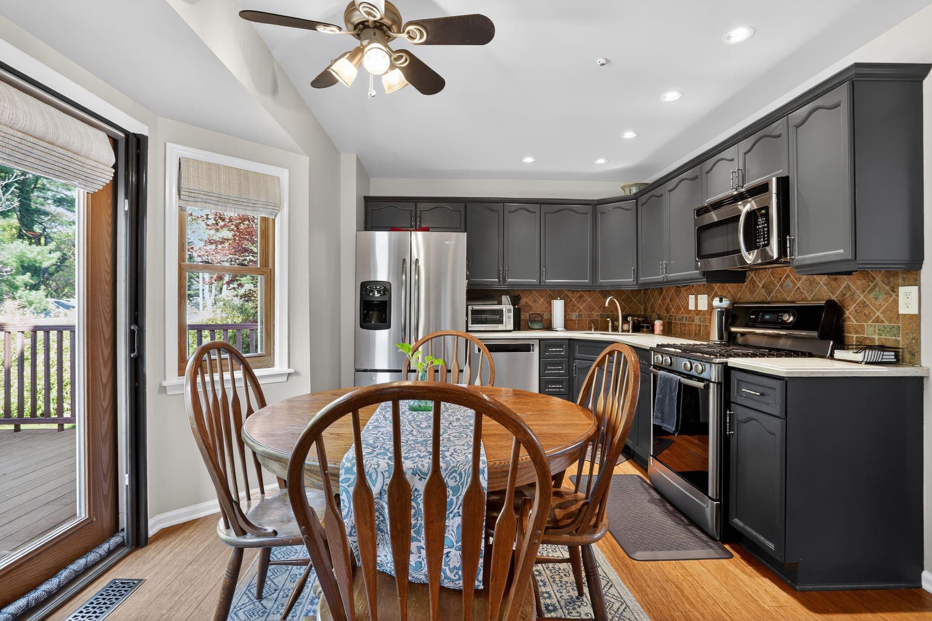 542 Zinn Drive photo 9