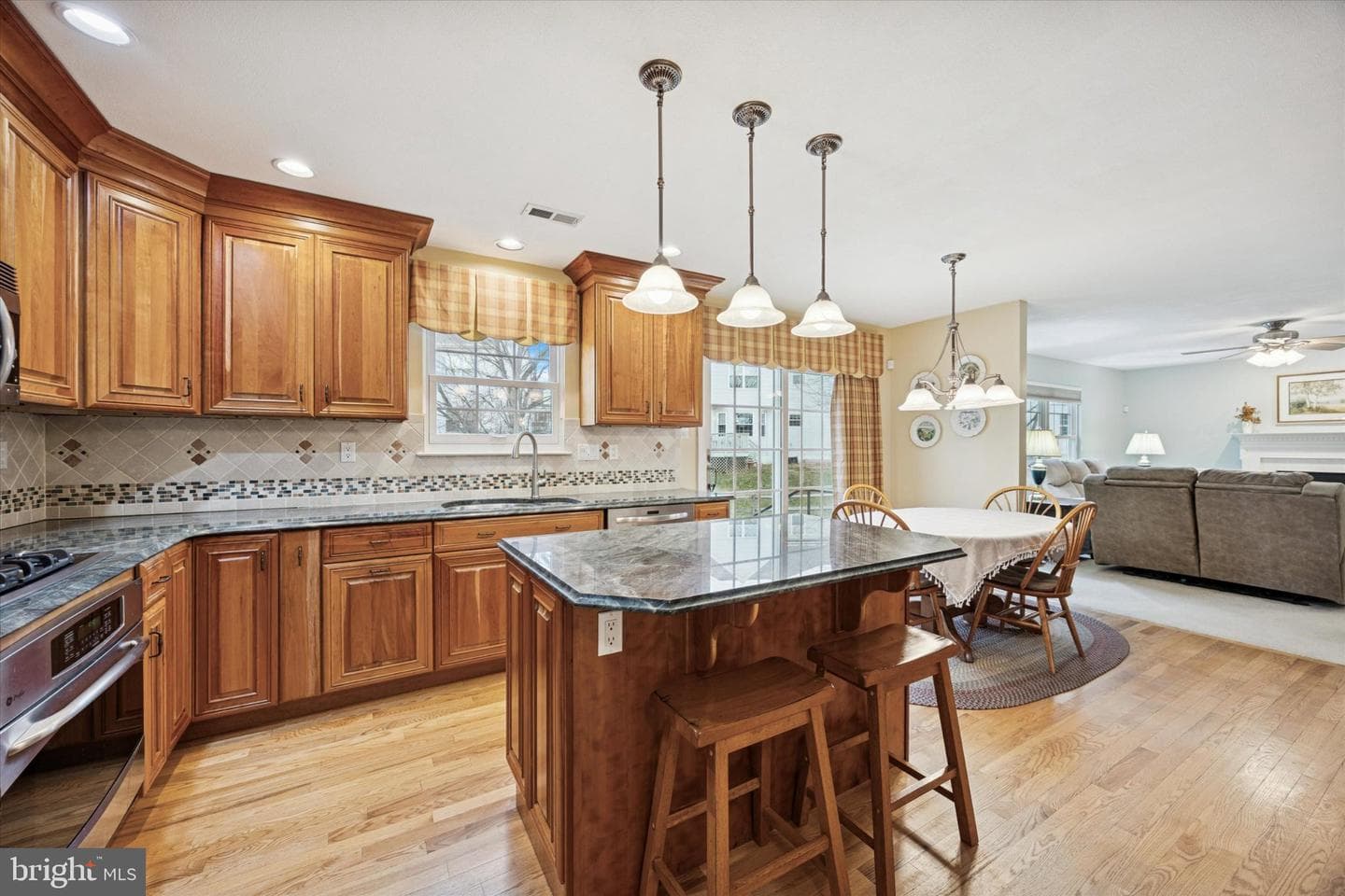 1008 Canter Circle photo 8