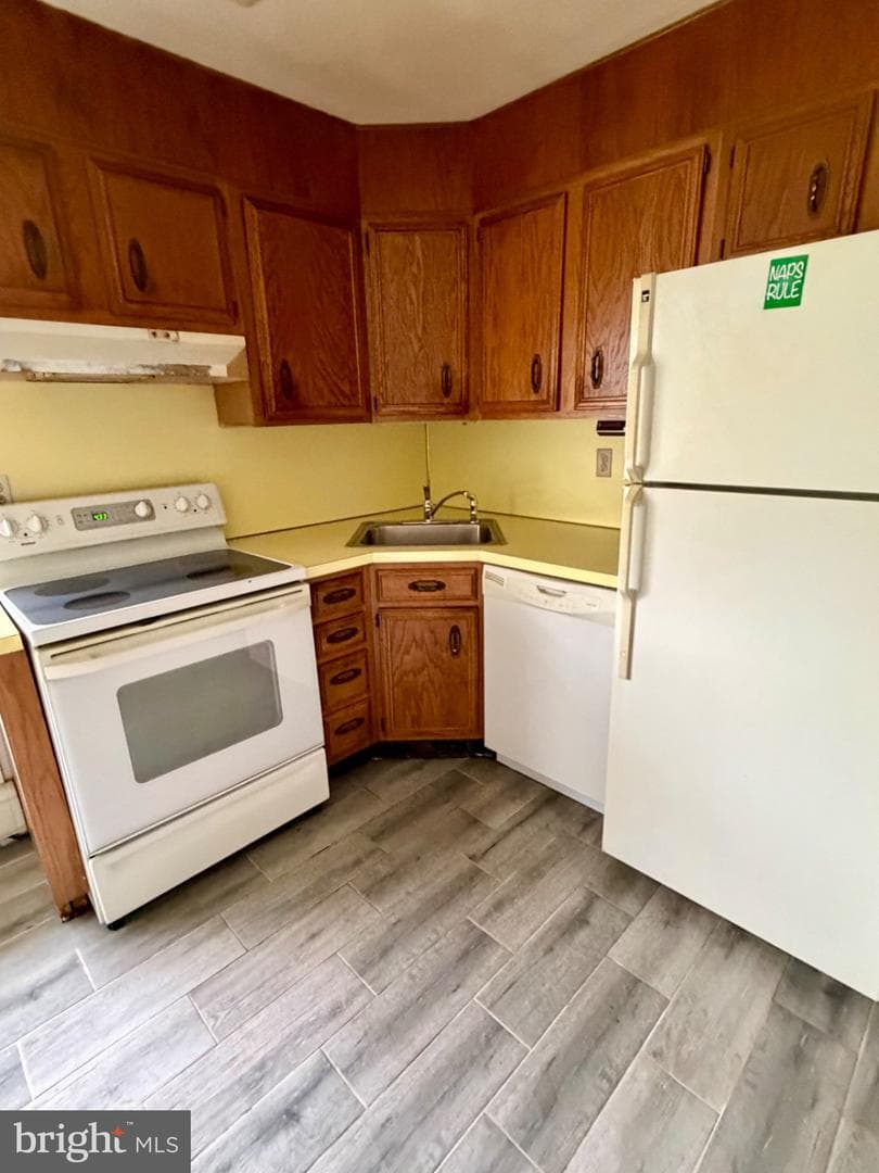 188 Farmbrook Drive photo 4