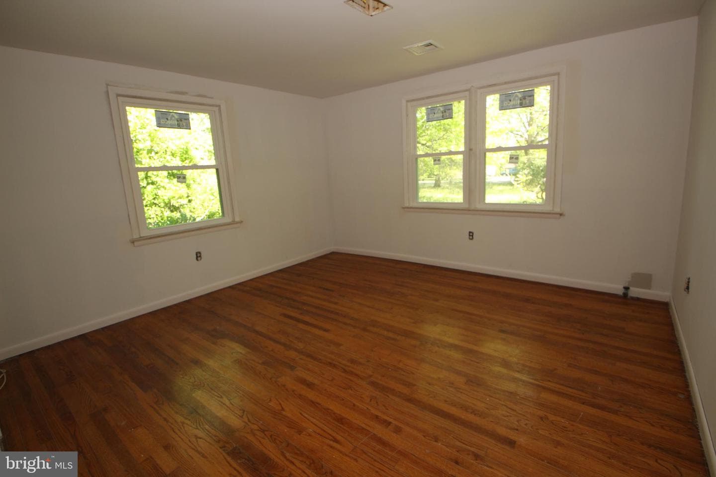 319 Fairhill Road photo 8