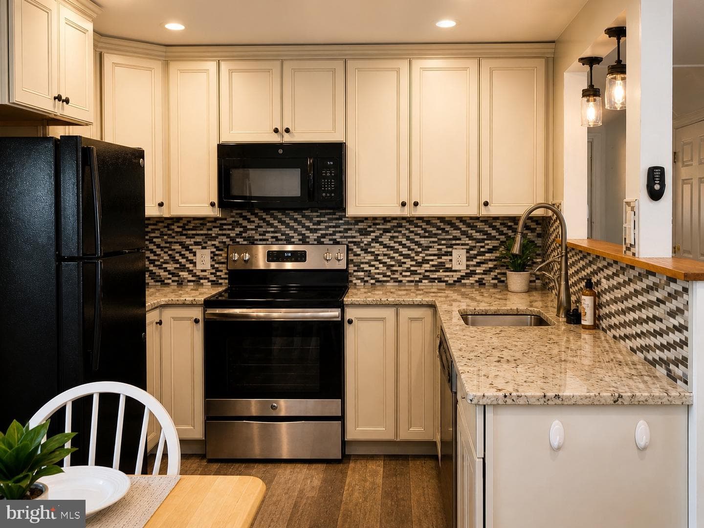 39 Vermillion Lane photo 8