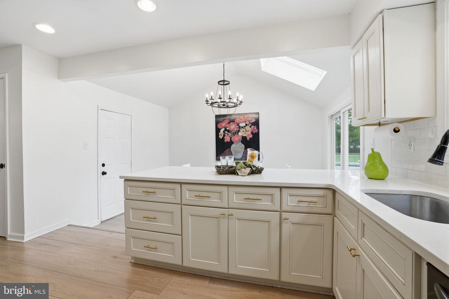 476 Gladstone Road photo 18