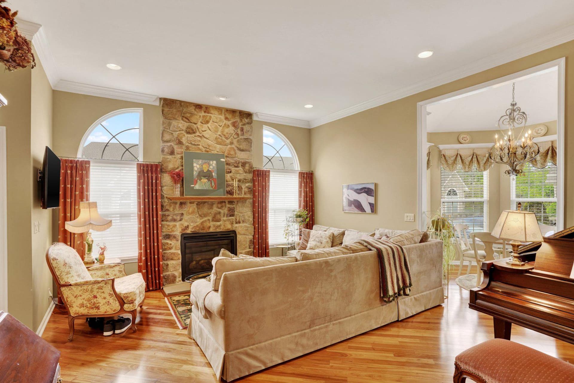 203 Fairway Drive photo 2