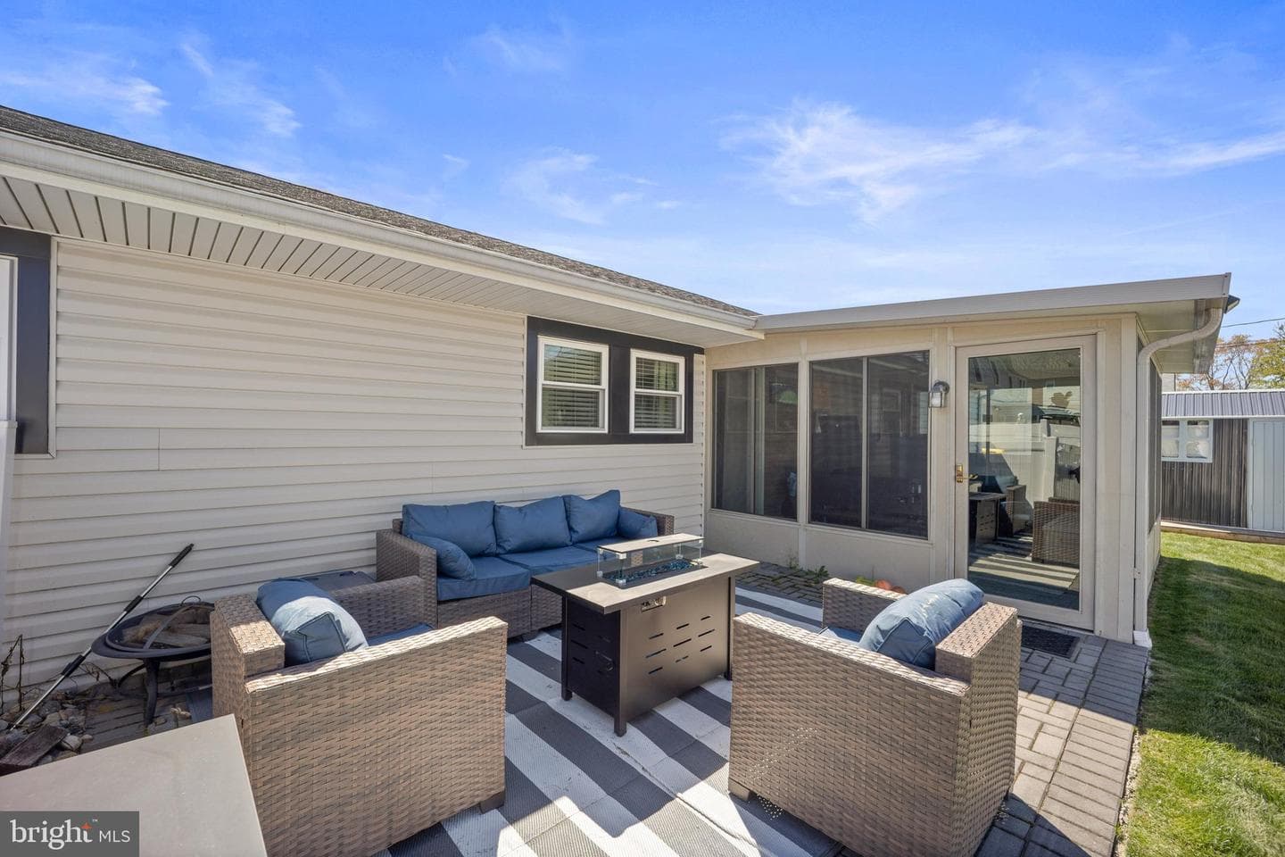837 Fairfield Road photo 25