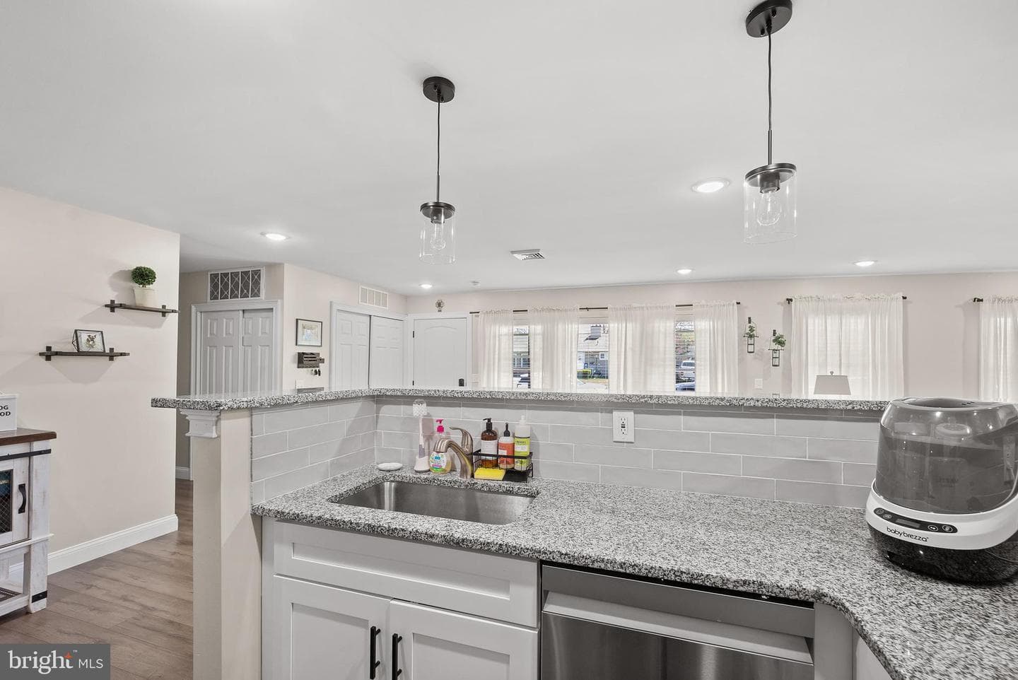 837 Fairfield Road photo 8