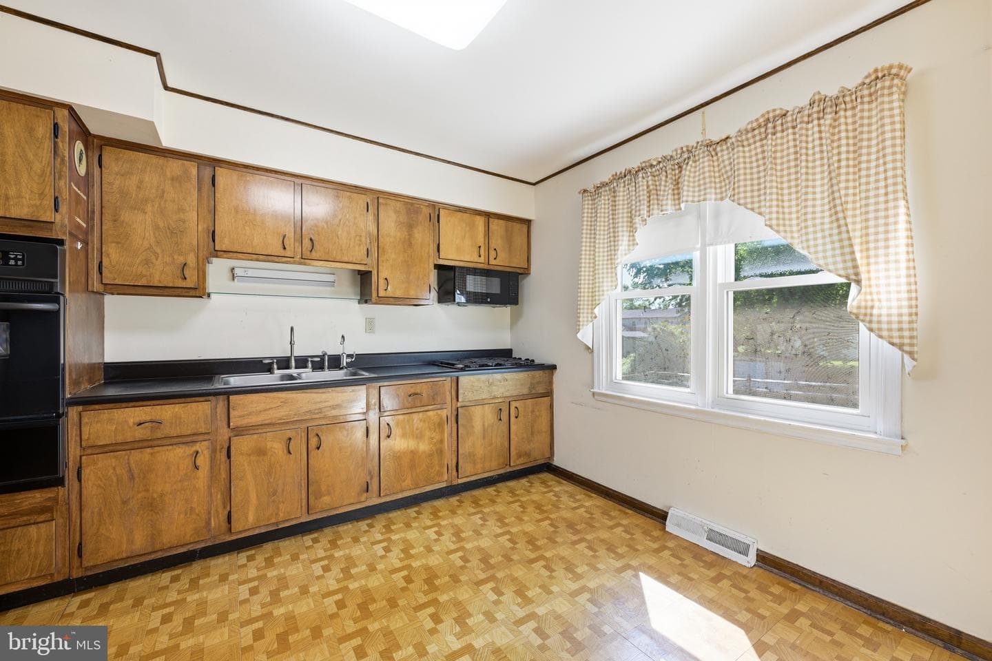 8 Pleasant Avenue photo 19