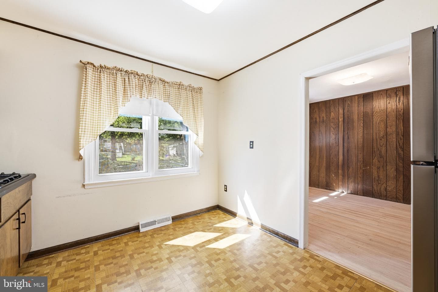 8 Pleasant Avenue photo 22