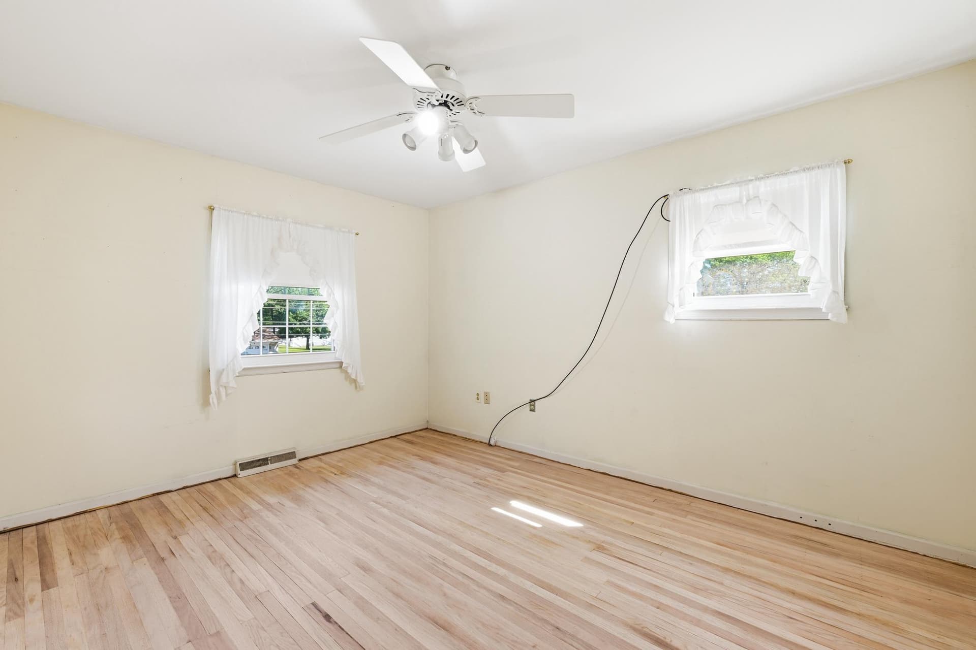 8 Pleasant Avenue photo 27