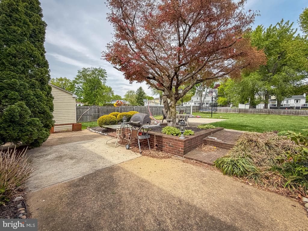 21 E Rotterdam Road photo 50