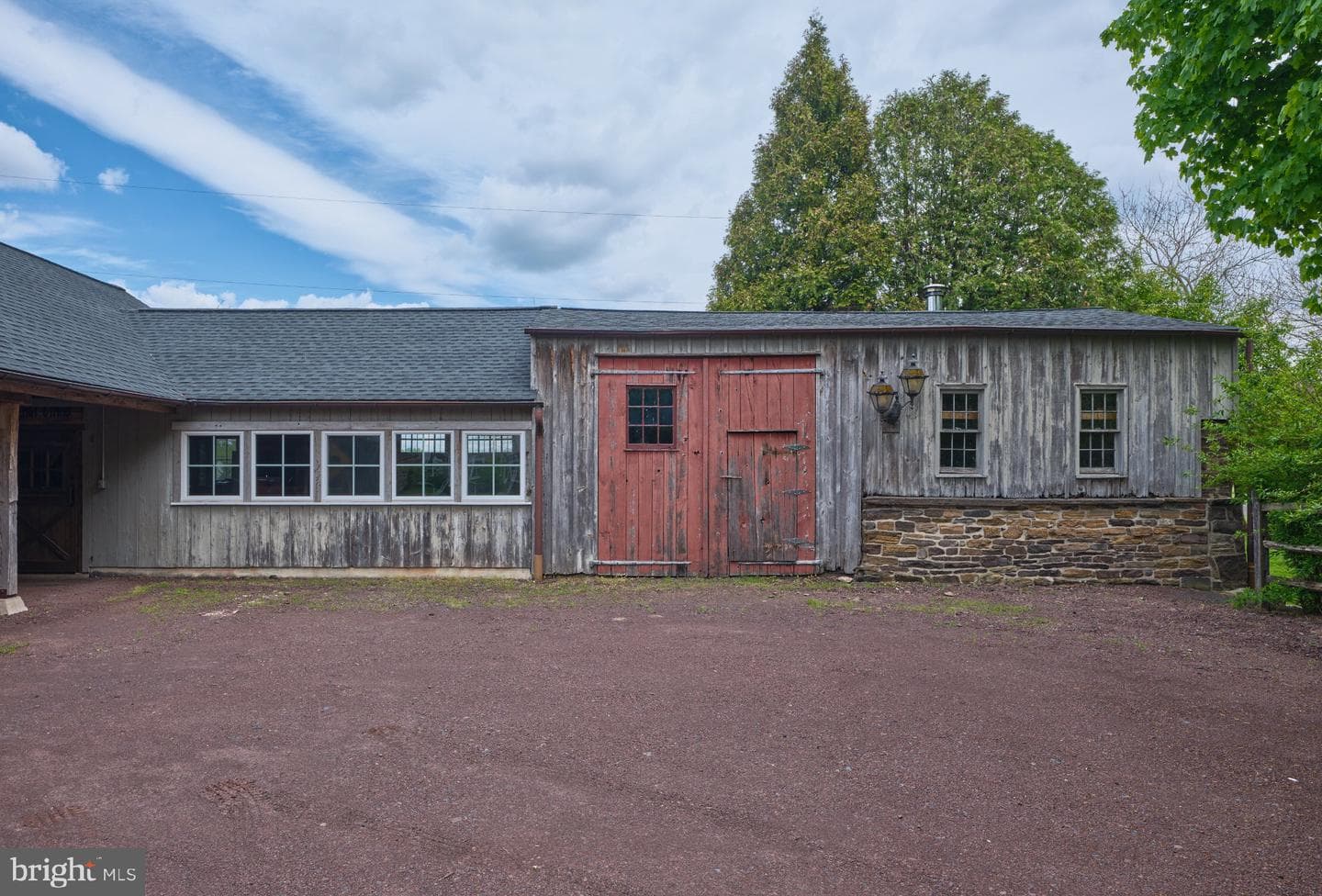 718 Telegraph Road photo 36