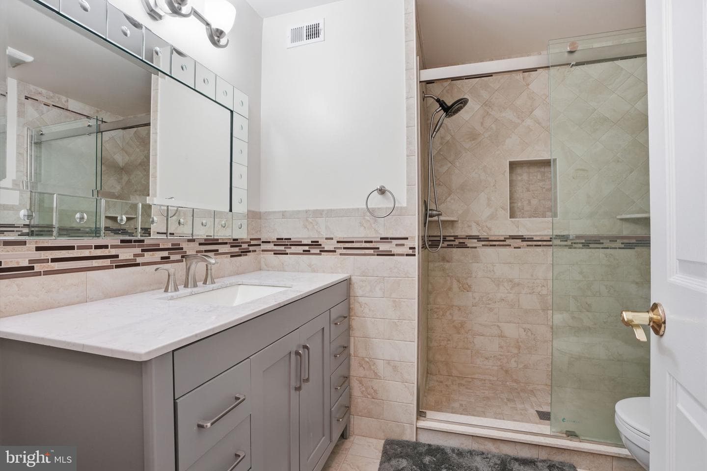 2303 Bennett Place photo 10