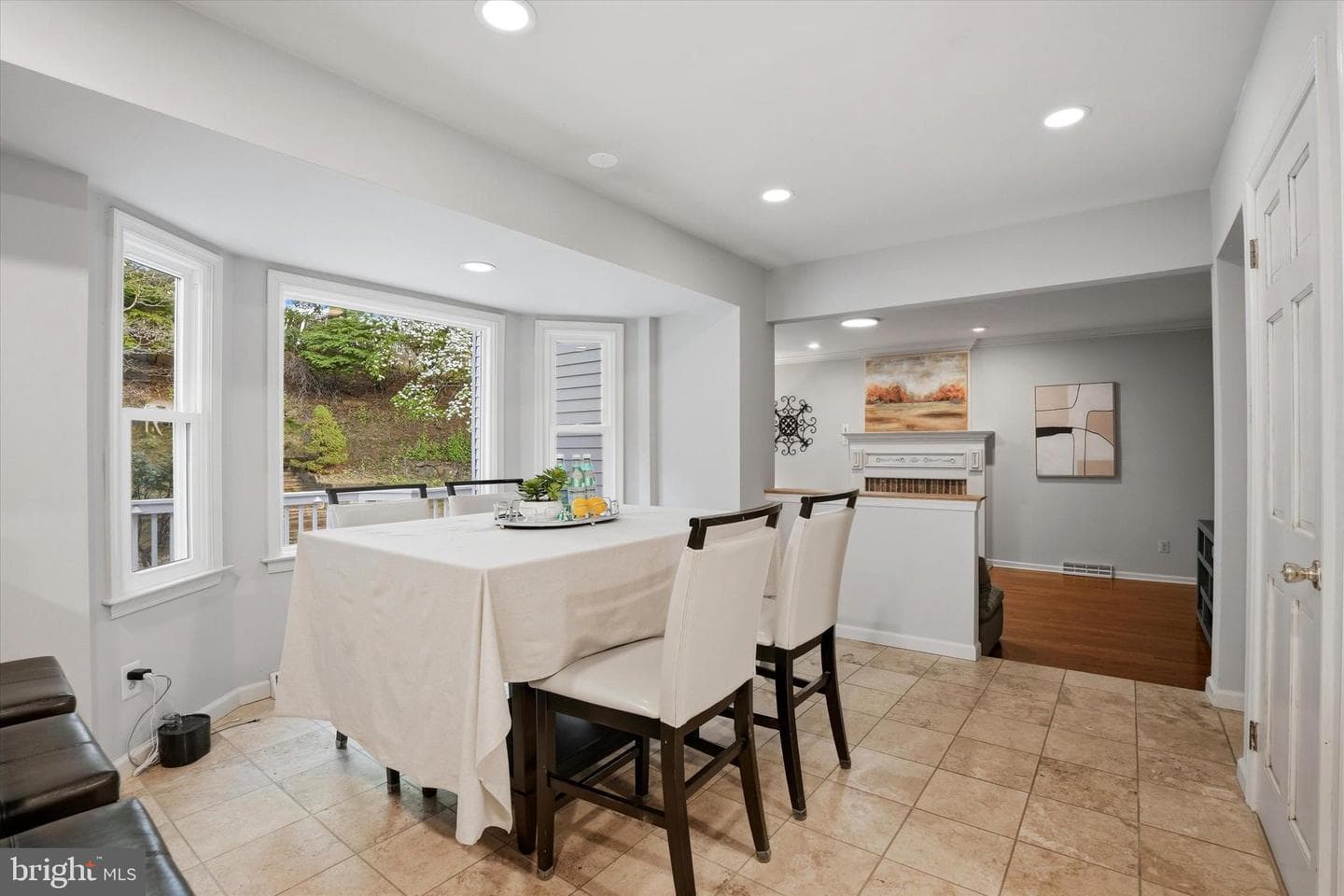 625 S Sweetwater Drive photo 6