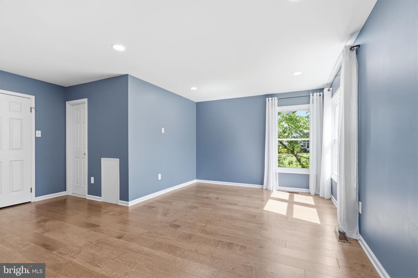 7 Randolph Court photo 28