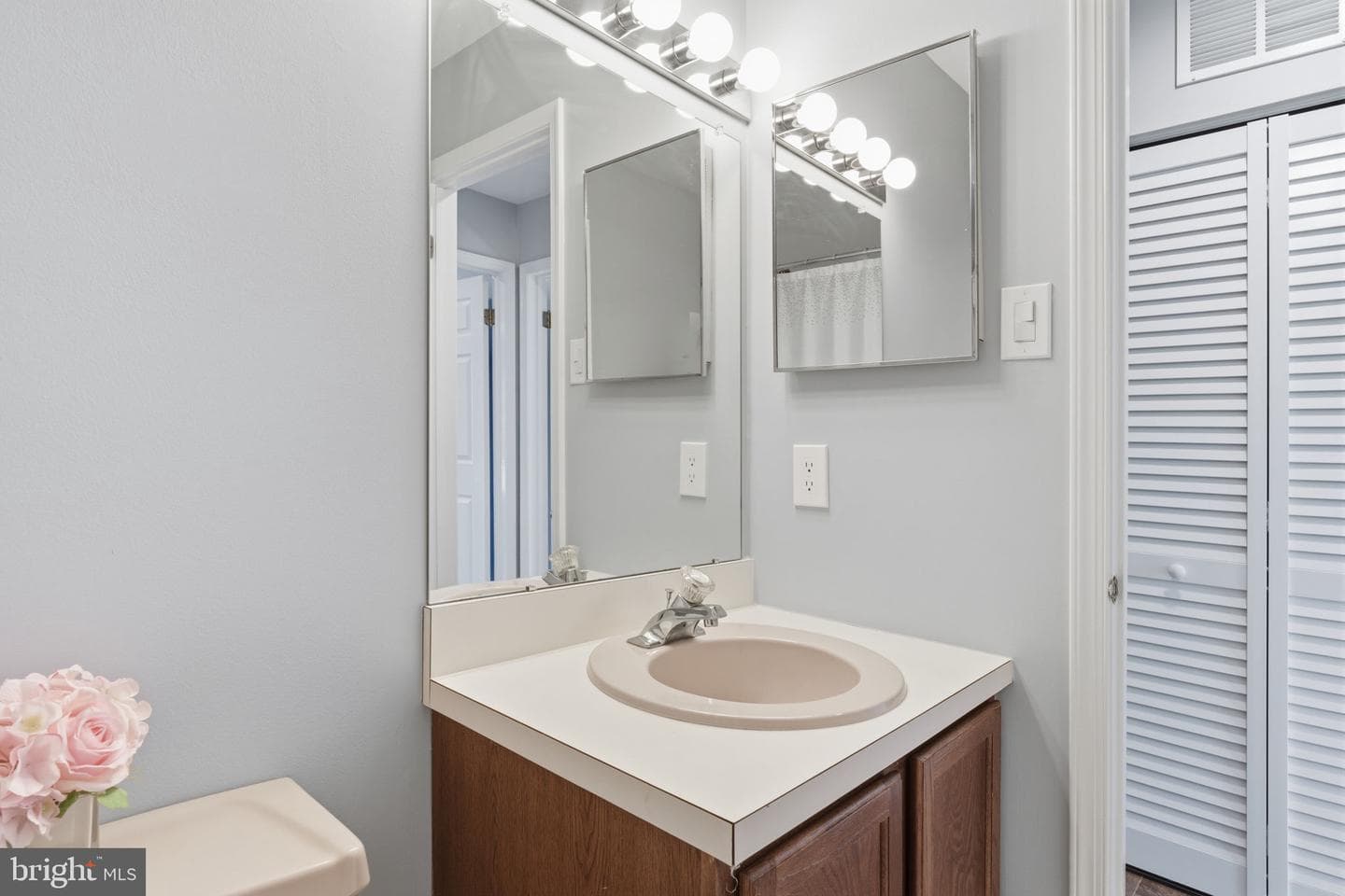 7 Randolph Court photo 34