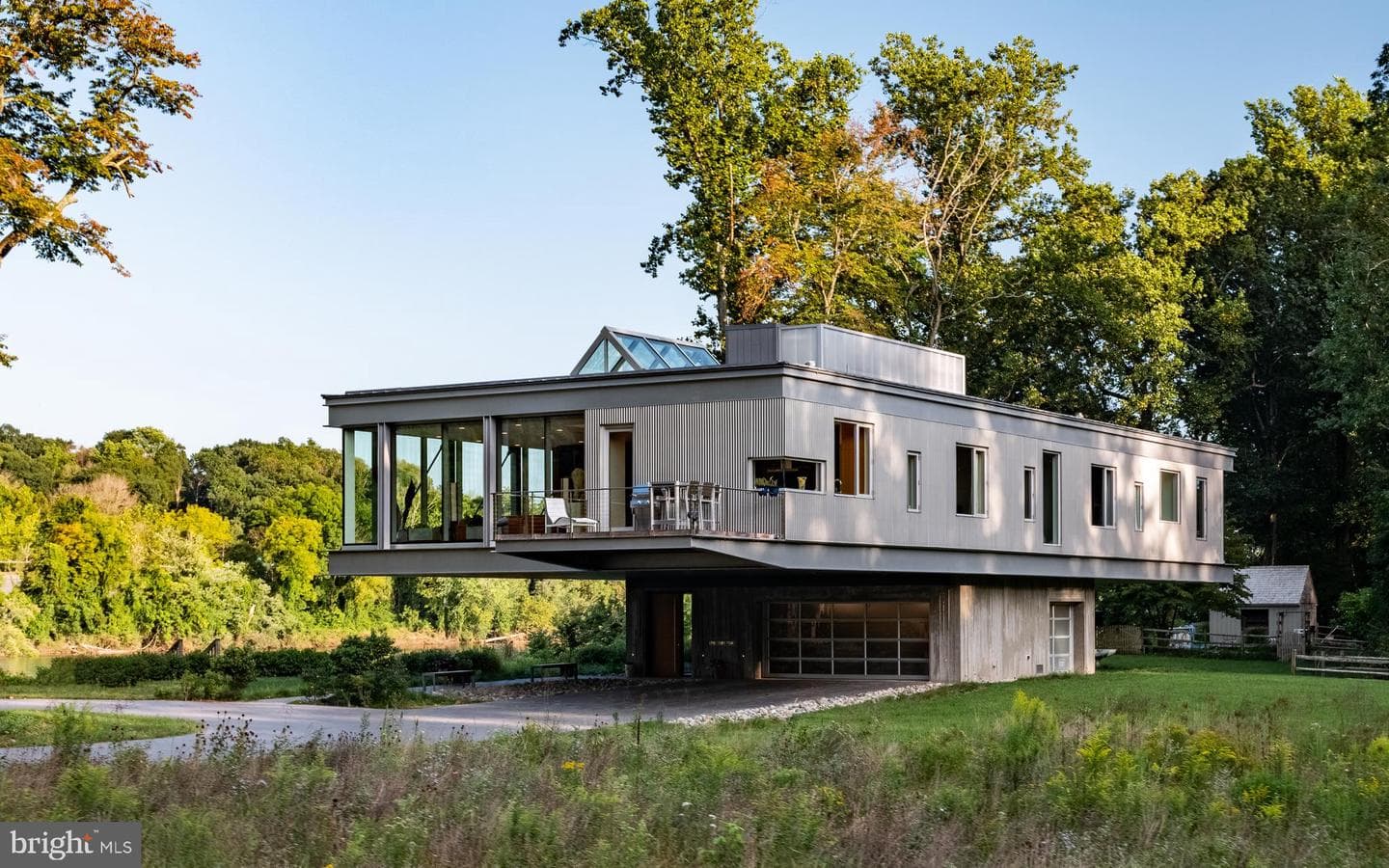 2710 River Road photo 14