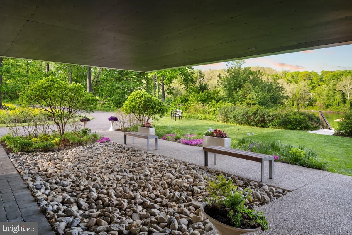 2710 River Road photo 19