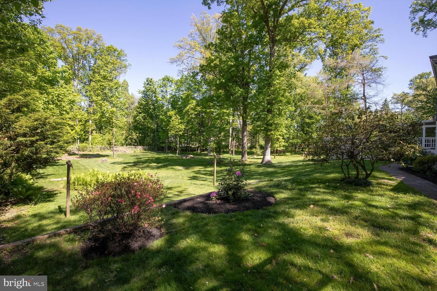 90 Buttonwood Lane photo 42