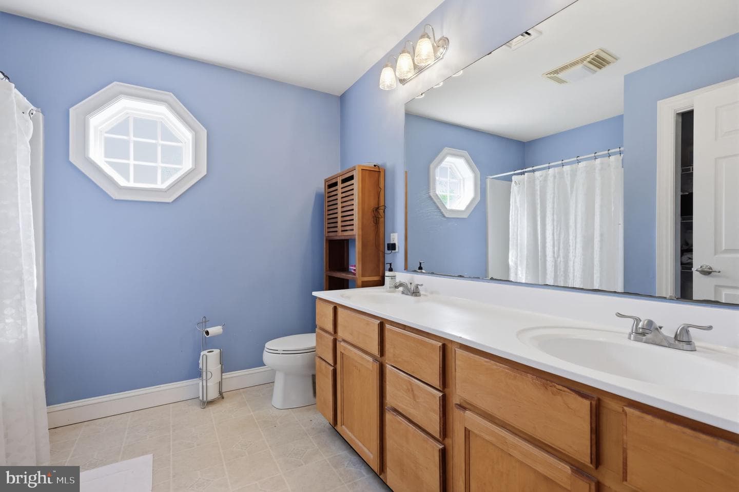 726 Bridgetown Pike photo 21